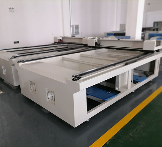 大型激光雕刻機(jī)